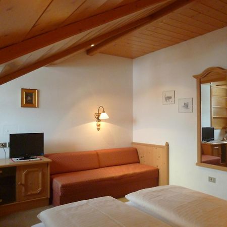 Hotel Holzer Sexten Room photo
